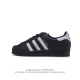 公司级 阿迪达斯 Adidas Superstar 三叶草经典贝壳头系列 新款休闲板鞋潮流男女士运动鞋 。鞋面柔软皮革材质 标志性的贝壳鞋头，锯齿三条纹，简约的