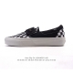 万斯 Vans Classic Slip-On 范斯经典低帮百搭一脚蹬 棋盘格 魔术贴 休闲板鞋帆布情侣鞋。 类型：男女鞋 码数：35-44 硫化半码 编码：X