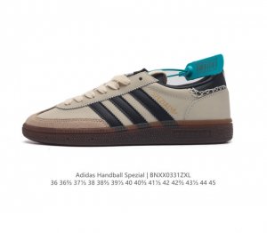 阿迪达斯 Adidas Handball Spezial 三叶草学院风复古休闲板鞋 德训鞋 橡胶底柔软皮革经典运动鞋男士鞋 圆头 缝合拼接设计 正面绑带 鞋舌部