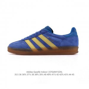 阿迪达斯 Adidas Originals Gazelle Indoor 复古三叶草防滑透明橡胶板鞋经典运动鞋。这款经典鞋,忠于原版设计,缀撞色三条纹和鞋跟饰片