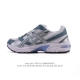 Asics 亚瑟士 新款情侣健步减震复古鞋Gel-1 男女时尚透气运动潮流耐磨休闲鞋 。选用网眼与皮革相接，复古而富有层次感。网布搭配银色金属感线条，虎爪 Lo