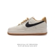 耐克 Nike Air Force 1 '07 Low 空军一号含气垫 小白鞋 低帮百搭厚底增高休闲运动板鞋。柔软、弹性十足的缓震性能和出色的中底设计，横跨复古