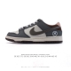 真标 耐克Nike Dunk Low 板鞋 Sb系列经典百搭休闲运动板鞋。加厚鞋舌的填充，使舒适性大大提升，同时也更方便穿脱中底部分则加入了脚感柔软舒适Zoom