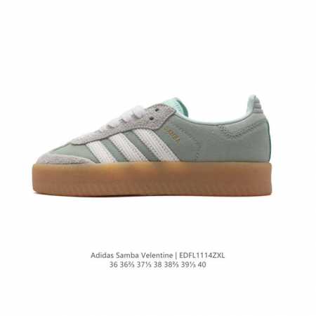 Adidas 阿迪达斯 男女同款运动鞋 三叶草samba Velentine 休闲鞋 德训鞋 复古板鞋经典运动鞋。一款阿迪达斯的samba面包鞋，该鞋具有厚实的 - 点击图像关闭