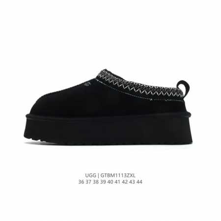 Ugg 棉拖 雪地靴 俏皮可爱的百变造型， 美国轻奢品牌ugg 平底系列冬季雪地休闲保暖家居包头棉拖鞋。官方同步包装 检验标 材料采用原厂防污防水皮料 防滑耐磨 - 点击图像关闭