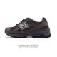 公司级 新百伦 New Balance2010英产做旧鞋款纯色绒运动鞋 厚底增高老爹鞋。此复刻经典鞋款，加入当下大热的户外元素，以曾经篮球鞋款型式样加以打造鞋款