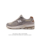 公司级 新百伦 New Balance 2002R 跑鞋 男女运动鞋 潮老爹鞋。沿袭了面世之初的经典科技，以 ENCAP 中底配以升级版 N-ERGY 缓震物料