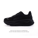 公司级 Hoka畅行无阻 Hoka One One Bondi 9 舒适百搭耐磨轻便 低帮跑步鞋 男女款。Bondi 9 最显著的变化在于其鞋底单元，原本扎实可