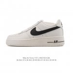 特价 耐克 Nike Air Force 1 '07 Low 空军一号含气垫 低帮 小白鞋 百搭厚底增高休闲运动板鞋。柔软、弹性十足的缓震性能和出色的中底设计，