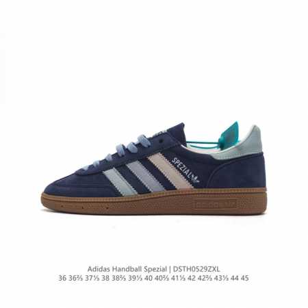 阿迪达斯 Adidas Handball Spezial 三叶草学院风复古休闲板鞋 德训鞋 橡胶底柔软皮革经典运动鞋板鞋。圆头、缝合拼接设计、正面绑带、鞋舌部位 - 点击图像关闭