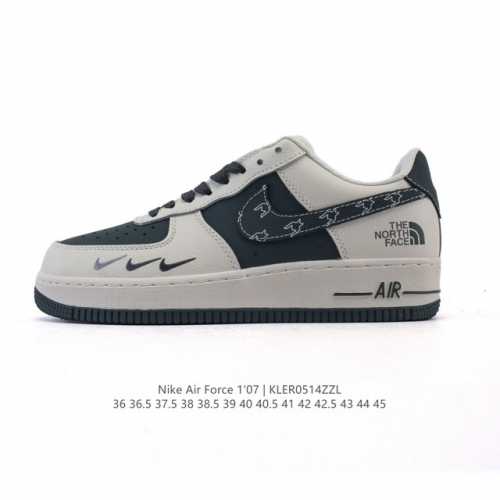 耐克 Nike Air Force 1 '07 Low 空军一号含气垫 低帮百搭厚底增高 小白鞋 休闲运动板鞋。柔软、弹性十足的缓震性能和出色的中底设计，横跨复