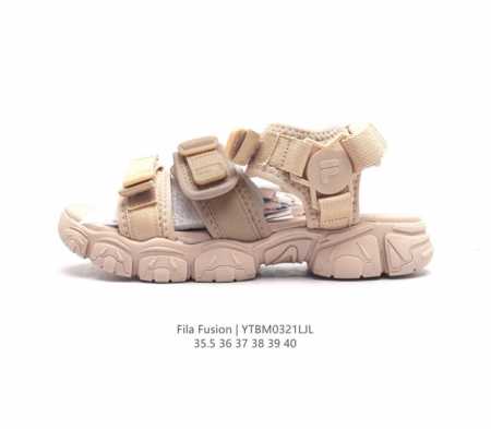 Fila 斐乐 斐乐女鞋真标半码制 采用原厂尼龙涤纶聚氨酯防臭内里 可调整魔术贴拆卸多种穿搭风格 发泡轻量缓震eva中底及耐磨防滑橡胶外底片fila斐乐 系列时 - 点击图像关闭
