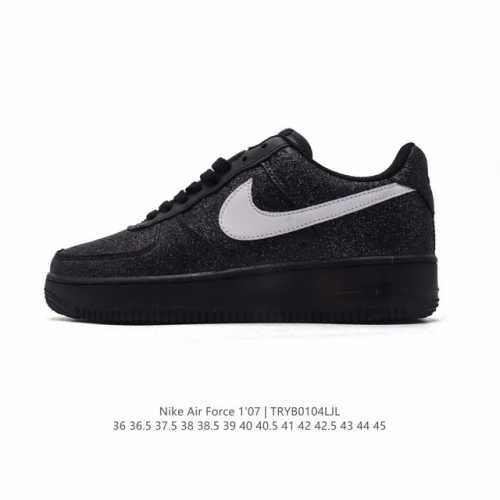 耐克 Nike Air Force 1 '07 Low 空军一号含气垫 小白鞋 低帮百搭厚底增高休闲运动板鞋。柔软、弹性十足的缓震性能和出色的中底设计，横跨复古