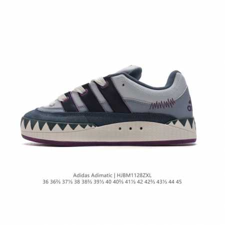 阿迪达斯 Adidas Adimatic 马蒂奇系列低帮复古鲨鱼面包鞋运动休闲滑板板鞋。整个鞋面由牛皮革制成，搭配品牌标志性大尺寸三条纹 Logo，超宽鞋带作为 - 点击图像关闭