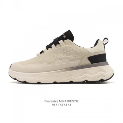 新品公司级 Descente 迪桑特Urban Outdoor系列男款Traxis运动休闲鞋夏季新品。迪桑特的Core-Tex面料，轻薄又坚固，防水透气还防风，