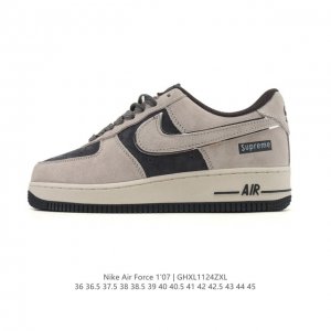 耐克 Nike Air Force 1 '07 Low 空军一号含气垫 低帮小白鞋 百搭厚底增高休闲运动板鞋。柔软、弹性十足的缓震性能和出色的中底设计，横跨复古