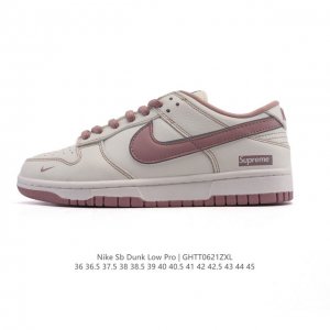 耐克 Nike Sb Dunk Low Pro 运动鞋复古板鞋。采用柔软皮革拼接鞋面，经久耐穿，塑就如元年款 Dunk 般的复古质感。鞋头透气孔，搭配鞋口和鞋舌