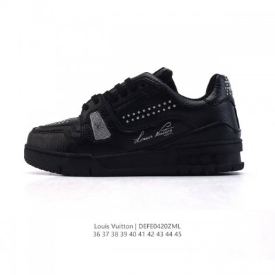 公司级 路易威登 Louis Vuitton Lv路易威登板鞋 时尚运动鞋潮厚底增高男女鞋。舒适防滑底和百搭性霸屏整个时尚娱乐圈，细节调整完美主义！采用柔软皮革