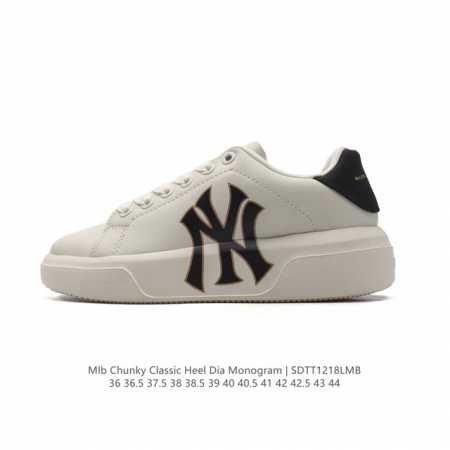 Mlb Chunky Classic 大印花板鞋 休闲时尚厚底增高休闲运动鞋 潮流百搭一脚蹬运动鞋男女轻便胶鞋。这双鞋子韩范十足,很适合初夏穿搭,白色厚底鞋搭配 - 点击图像关闭
