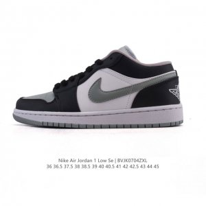 真标 耐克 乔丹Air Jordan 1 Low Aj1 乔1 乔丹1代Aj1 低帮复古文化休闲运动篮球鞋。从1985 年面世的元年款汲取设计灵感，采用简洁大方