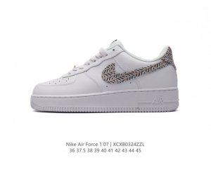 耐克 Nike Air Force 1 '07空军一号经典篮球鞋休闲运动鞋 穿上 Air Force 1 '07 运动鞋革新经典篮球鞋 助你踢踩跳跺 滑步旋转
