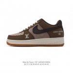 公司级 耐克 Nike Air Force 1 '07 Low 空军一号含气垫路易威登联名 低帮百搭厚底增高休闲运动板鞋。柔软、弹性十足的缓震性能和出色的中底设