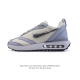 180 耐克 Nike Air Max Dawn 黎明系列 低帮气垫百搭休闲运动慢跑鞋，从配色上彰显出浓厚的复古气质。最大的亮点当属鞋型设计上加入结构元素，汲取