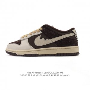 公司级 耐克 Nike Dunk Low Retro 运动鞋复古板鞋。作为 80 年代经典篮球鞋款，起初专为硬木球场打造，后来成为席卷街头的时尚标杆，现以经典细