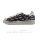 阿迪达斯 Adidas Superstar 2025年新款鞋子 蛇年新款 迪奥联名 经典贝壳头系列 新款休闲板鞋潮流男女士运动鞋 。鞋面织物拼接材质 标志性的贝