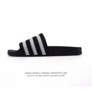 阿迪达斯 Adidas Athletics Adilette 防滑耐磨 轻便透气 沙滩拖鞋 简约 防水 舒适百搭一字 休闲拖鞋 游泳凉拖鞋 一脚蹬子采用经典的3