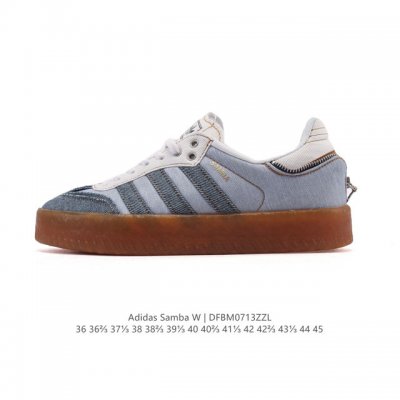 Adidas 阿迪达斯 男女同款运动鞋 三叶草Samba Velentine 休闲鞋 德训鞋 复古板鞋经典运动鞋。一款阿迪达斯的Samba面包鞋，该鞋具有厚实的