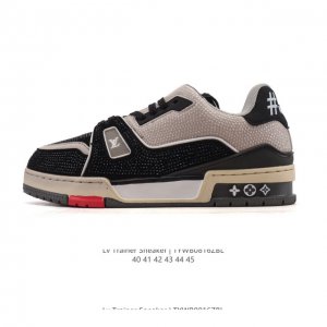公司级 路易威登 Louis Vuitton Lv路易威登板鞋 时尚运动鞋潮厚底增高男鞋 闪钻鞋面。舒适防滑底和百搭性霸屏整个时尚娱乐圈，细节调整完美主义！采用