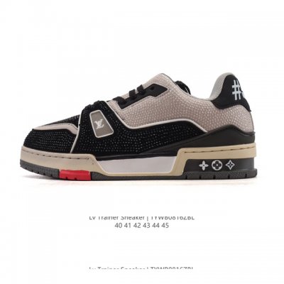 公司级 路易威登 Louis Vuitton Lv路易威登板鞋 时尚运动鞋潮厚底增高男鞋 闪钻鞋面。舒适防滑底和百搭性霸屏整个时尚娱乐圈，细节调整完美主义！采用