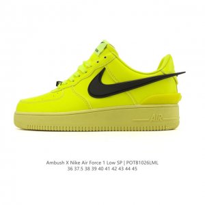 耐克 空军一号 Af1 低帮休闲板鞋 Ambush X Nk Air Force 1'07 Low Sp 空军一号联名标志性的Swoosh延伸至鞋跟之外，鞋舌和