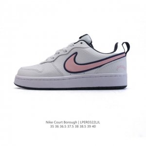100 耐克（Nike）女子运动鞋 Court Borough Low 小空军低帮板鞋。1.其皮革材质的鞋面结合网眼鞋舌，在出众外观与质感的同时提供稳固支撑，并