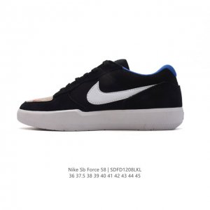 耐克nike Sb Force 58 运动滑板鞋。这是一款将前沿创新带入街头的单品，它具有硫化杯底，具有出色的耐用性和灵活性。使用柔软皮革和帆布拼接，在饰面上放