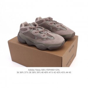 Adidas 阿迪达斯 Yeezy 500 椰子 男女复古老爹鞋跑步鞋厚底老爹鞋。要说 Yeezy 家族中最有质感的鞋款，那 Yeezy 500 绝对排得上号。