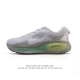 耐克 Nike Vomero 18 厚底增高老爹运动跑步鞋。全新 Vomero 提供比以往更多的緩衝效能以及該系列有史以來最高的鞋底高度，結合 Nike 的 Z
