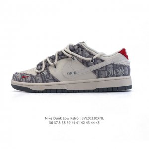 公司级 耐克 Nike Dunk Low Retro 运动鞋复古板鞋 2025年新款 新年鞋子 迪奥联名 解构绑带 双鞋带。 作为 80 年代经典篮球鞋款，起初
