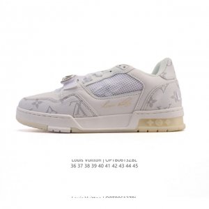 公司级 路易威登 Louis Vuitton Lv路易威登板鞋 时尚运动鞋潮厚底增高男女鞋。舒适防滑底和百搭性霸屏整个时尚娱乐圈，细节调整完美主义！采用柔软皮革