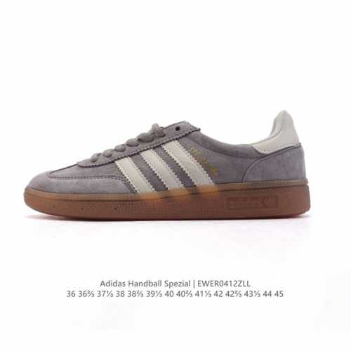 头层皮 阿迪达斯 Adidas Handball Spezial 三叶草学院风复古休闲板鞋 德训鞋 橡胶底柔软皮革经典运动鞋板鞋。圆头、缝合拼接设计、正面绑带、
