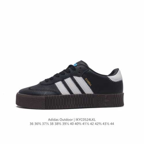 阿迪达斯 Adidas 三叶草 Outdoor 经典三条杠复古休闲运动板鞋春夏时尚简约小白鞋女鞋 类型：男女鞋 货号：Aq1134 码数：36 36.5 37.