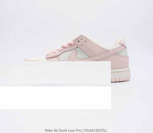耐克 Nike Sb Dunk Low Pro 男 女滑板鞋 经典复古运动鞋 采用低帮设计，塑就经典 Dunk 风格。鞋垫后跟搭载 Zoom Air 气垫，加衬