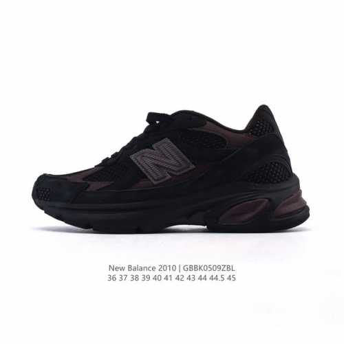 公司级 新百伦 New Balance2010秋冬英产做旧鞋款运动鞋 厚底增高老爹鞋。此复刻经典鞋款，加入当下大热的户外元素，以曾经篮球鞋款型式样加以打造鞋款造