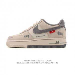 特价 耐克 Nike Air Force 1 '07 Low 空军一号含气垫 小白鞋 低帮百搭厚底增高休闲运动板鞋。柔软、弹性十足的缓震性能和出色的中底设计，横
