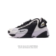 耐克 Nike Zoom 2K 复古跑鞋复古百搭老爹慢跑鞋厚底增高男女鞋 ，包子鞋的外形设计颇具复古气质。整体由皮革与网布混合打造，并在鞋身中部覆盖巨大的塑料点