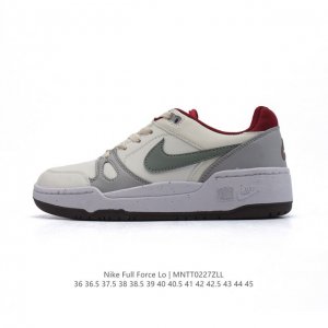 耐克 Nike 全新鞋型 来了！Nike Full Force Low 时尚复古运动板鞋，复古气质爆棚！近年来复古风的兴起，众多品牌纷纷推出自己的全新鞋款，势必