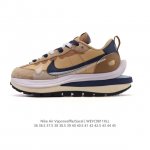 公司级 耐克 Sacai X Nike Vaporwaffle 华夫三代3.0 走秀重磅联名款厚底增高运动鞋 。鞋款由Pegasus与Vaporfly两款鞋型的
