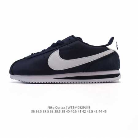 Nike Classic Cortez Nylon 耐克阿甘鞋男女子运动鞋。秉承元年款经典风格，糅合防水鞋面设计，令双足保持干爽舒适。防水锦纶鞋面强势抵御风雨侵 - 点击图像关闭