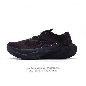 新百伦 [New Balance] Fresh Form 男女士运动鞋 厚底增高老爹跑鞋，这款跑鞋不仅有着以大数据为基础的Fresh Foam虎蜂大底，还有着独